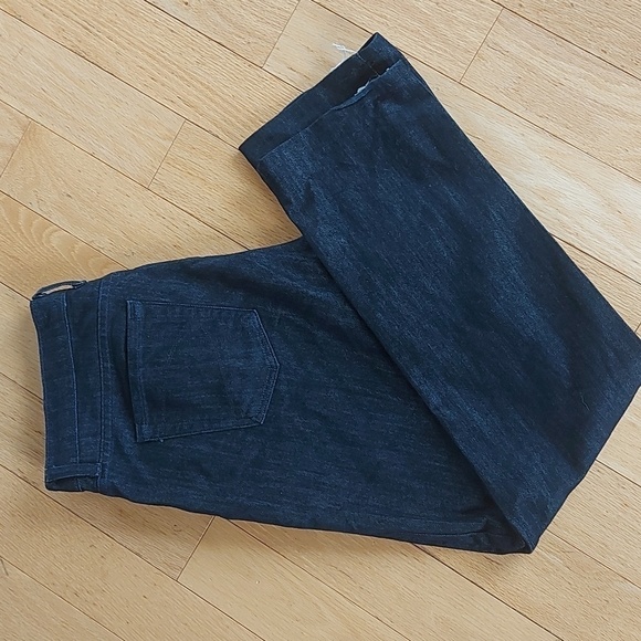 3/$10 DAVIS Kahn jeans - Picture 1 of 4